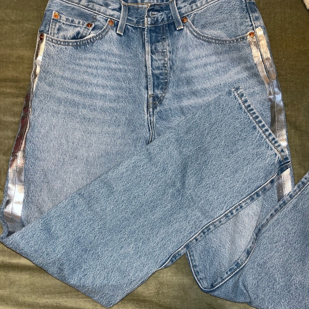 Levi's High Rise Jeans in Light Blue with Silver Accents